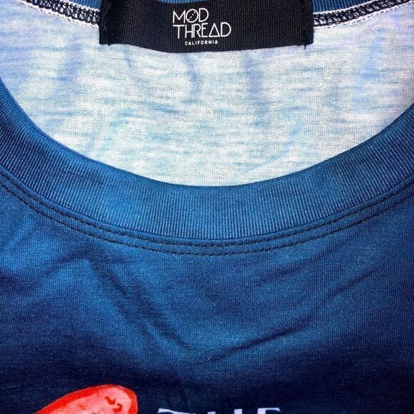 nwot Womens Large Mod Thread Graphic TShirt - Picture 2 of 6